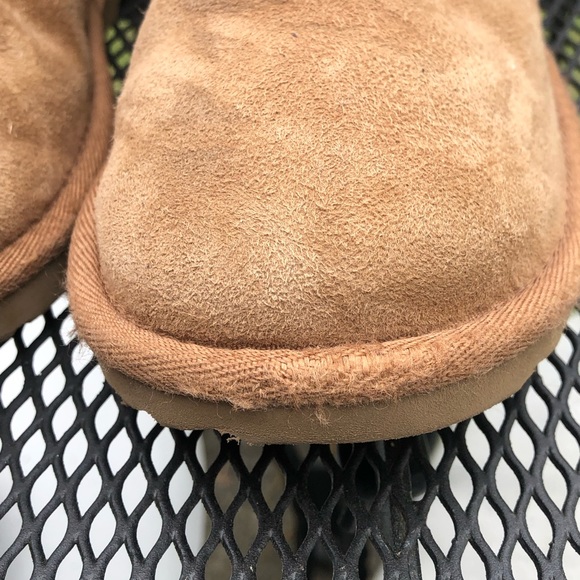 Ugg Boots , Tan Suede With Brown Bows At Back, Shearling Lined. Size 3 - Picture 10 of 10